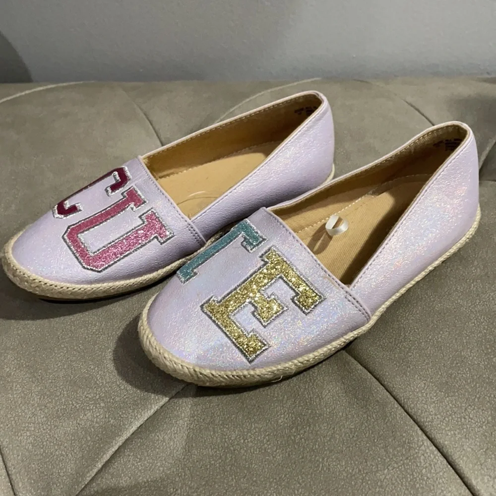 NWOT “CUTE” Flats